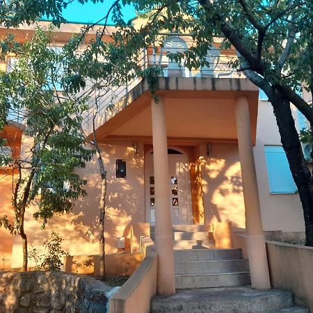 בודווה Apartmani Mia Rada מראה חיצוני תמונה